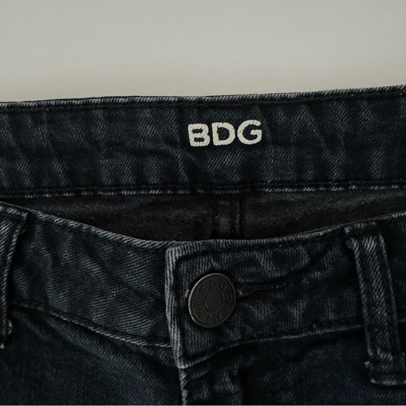 BDG Alexa Mid-Rise 5 Pocket Shortie Cuffed Denim Shorts Urban Outfitters Size 27 - Picture 12 of 14